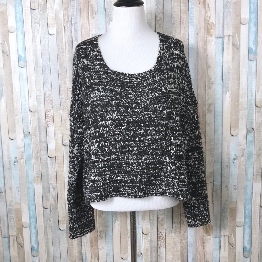Lauren Vidal S‎ Black Boxy Knit Sweater Pullover